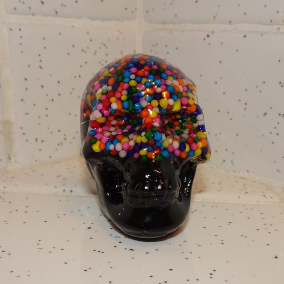 Small Rainbow Sprinkles Resin Skull oddity curiosity witchy pastel goth gothic - Picture 12 of 15
